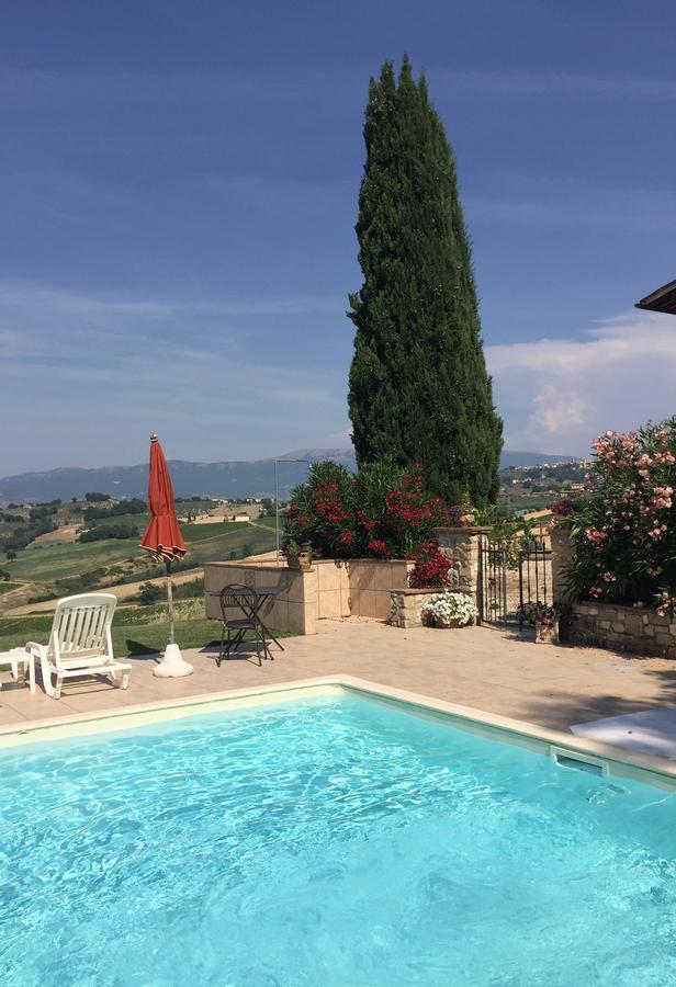 Genius Loci Country Inn Bevagna Exterior foto